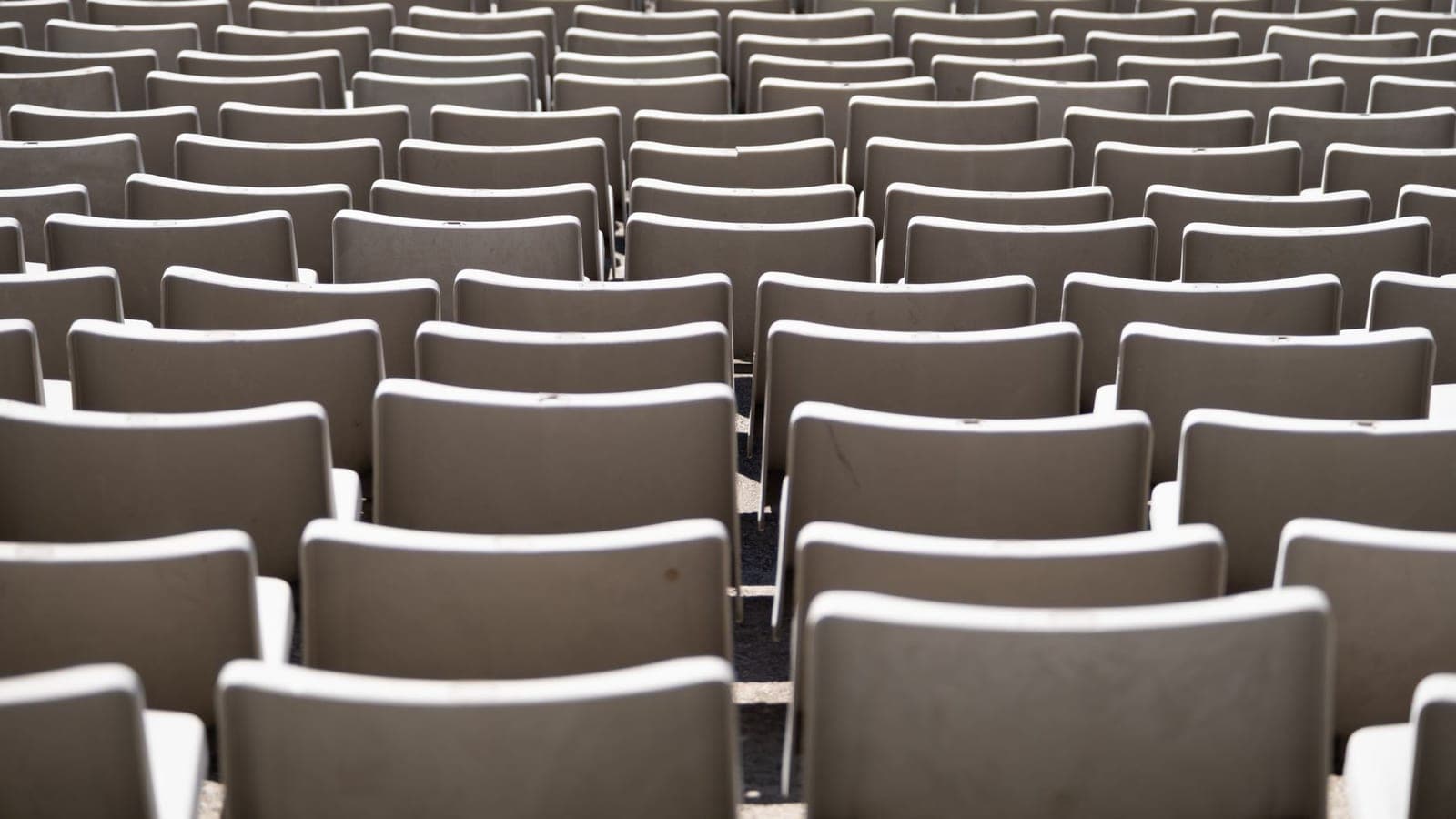 Breda erhöht die Veranstaltungslizenzgebühr für 2027 um 112% – die eigene Koalition friert sie noch vor der Abstimmung ein